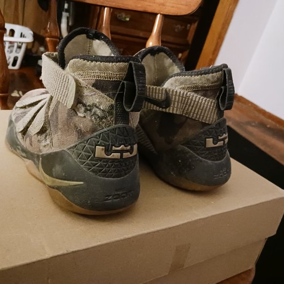 Boys Nike Camo 5.5y - Picture 2 of 4